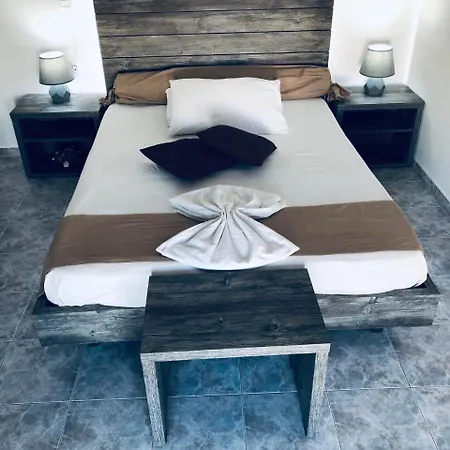 Livadaros Karterados (Santorini)