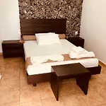 Pensión Livadaros