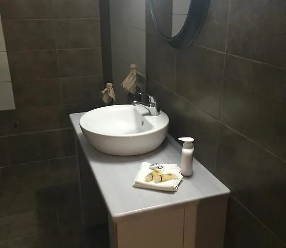 Pensión Livadaros 4*